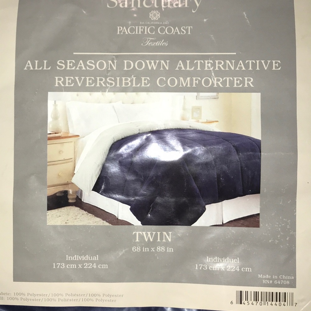 Brand new All Season Down Alternative Comforter!